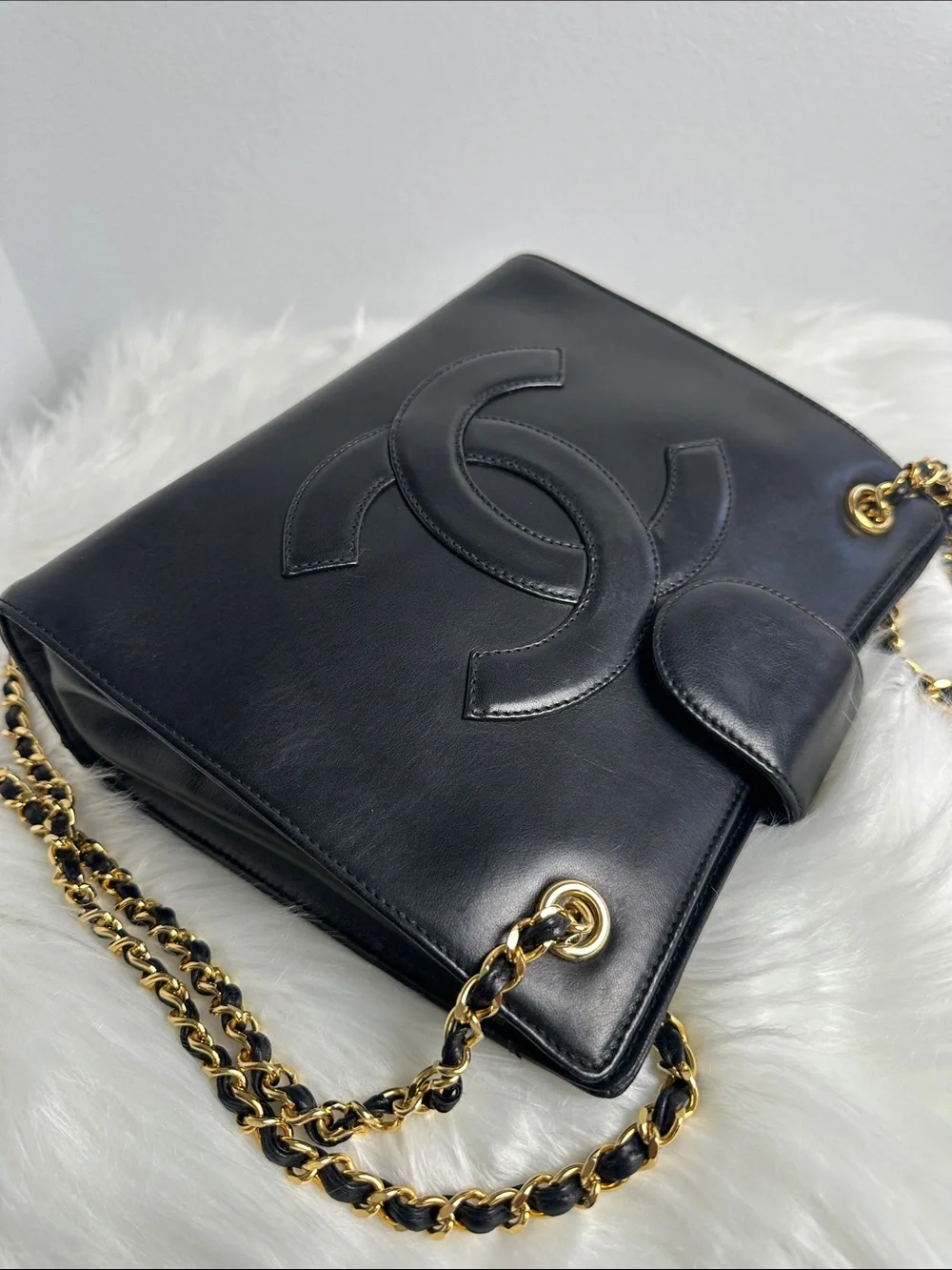 💯Authentic CHANEL Black Lambskin Shoulder Bag with Gold Chain Strap🍀